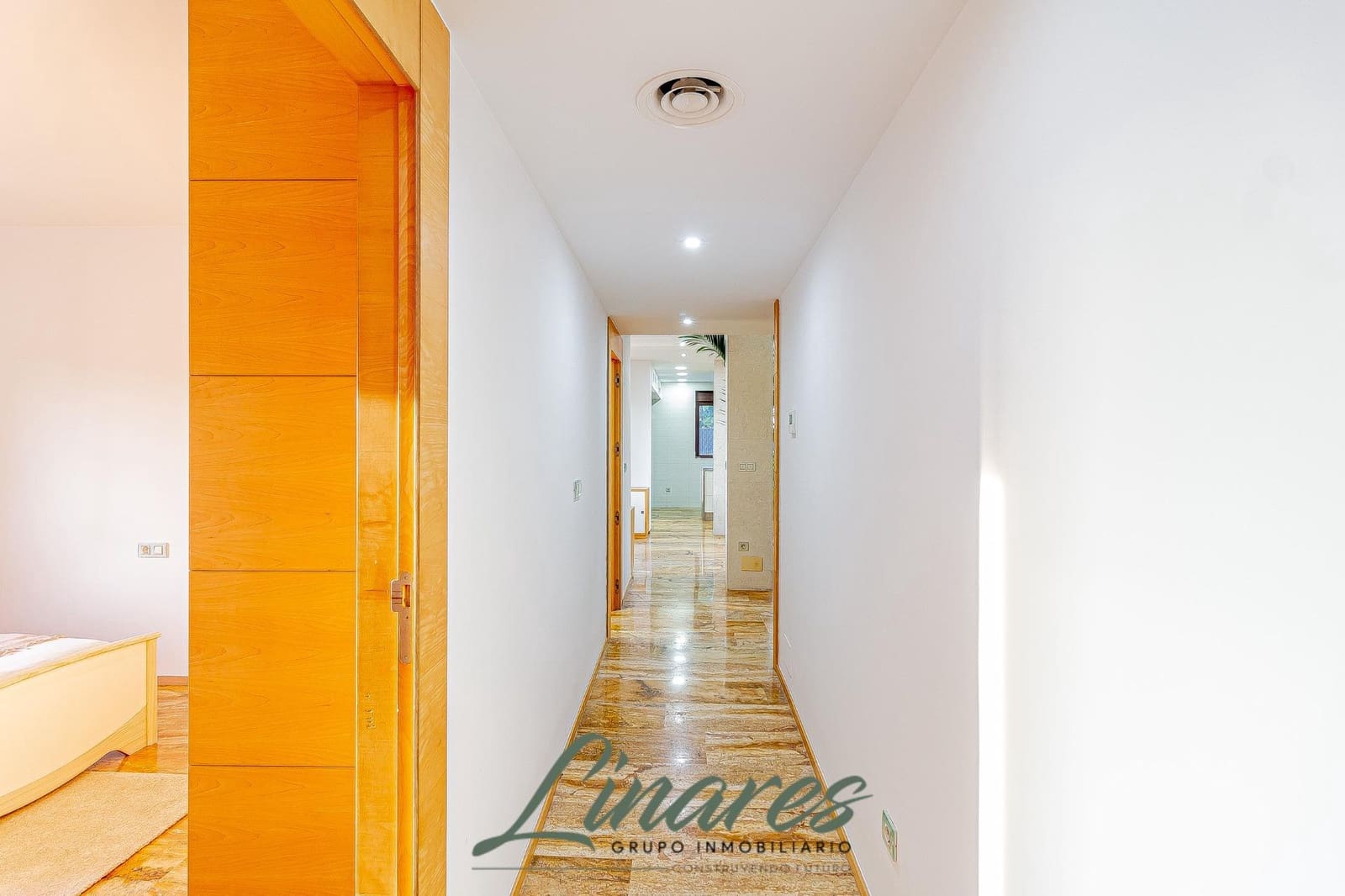 4 bedroom Villa for sale in Algezares with pool - € 1,190,000 (Ref: 10055497)