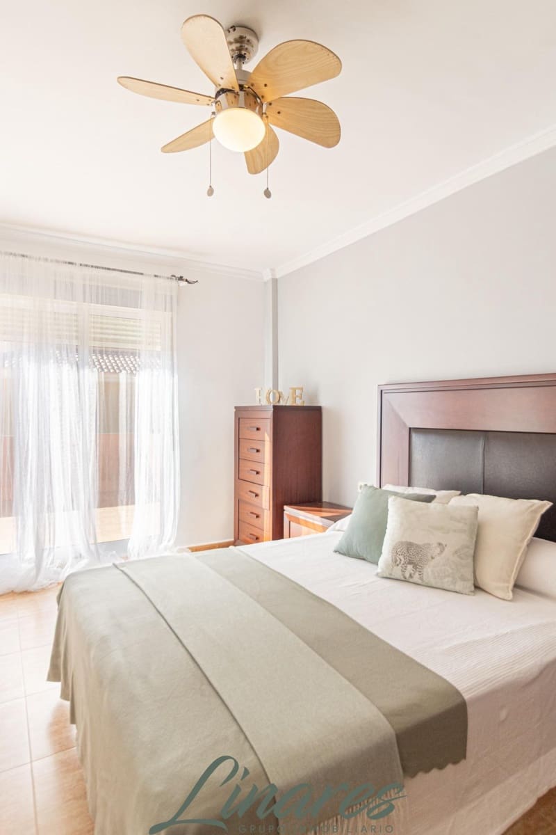 Chalet de 3 habitaciones en La Manga del Mar Menor en venta - 599.000 € (Ref: 10120136)