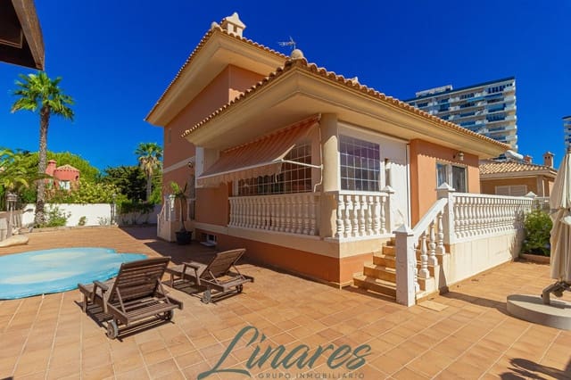 Chalet de 3 habitaciones en La Manga del Mar Menor en venta - 599.000 € (Ref: 10120136)
