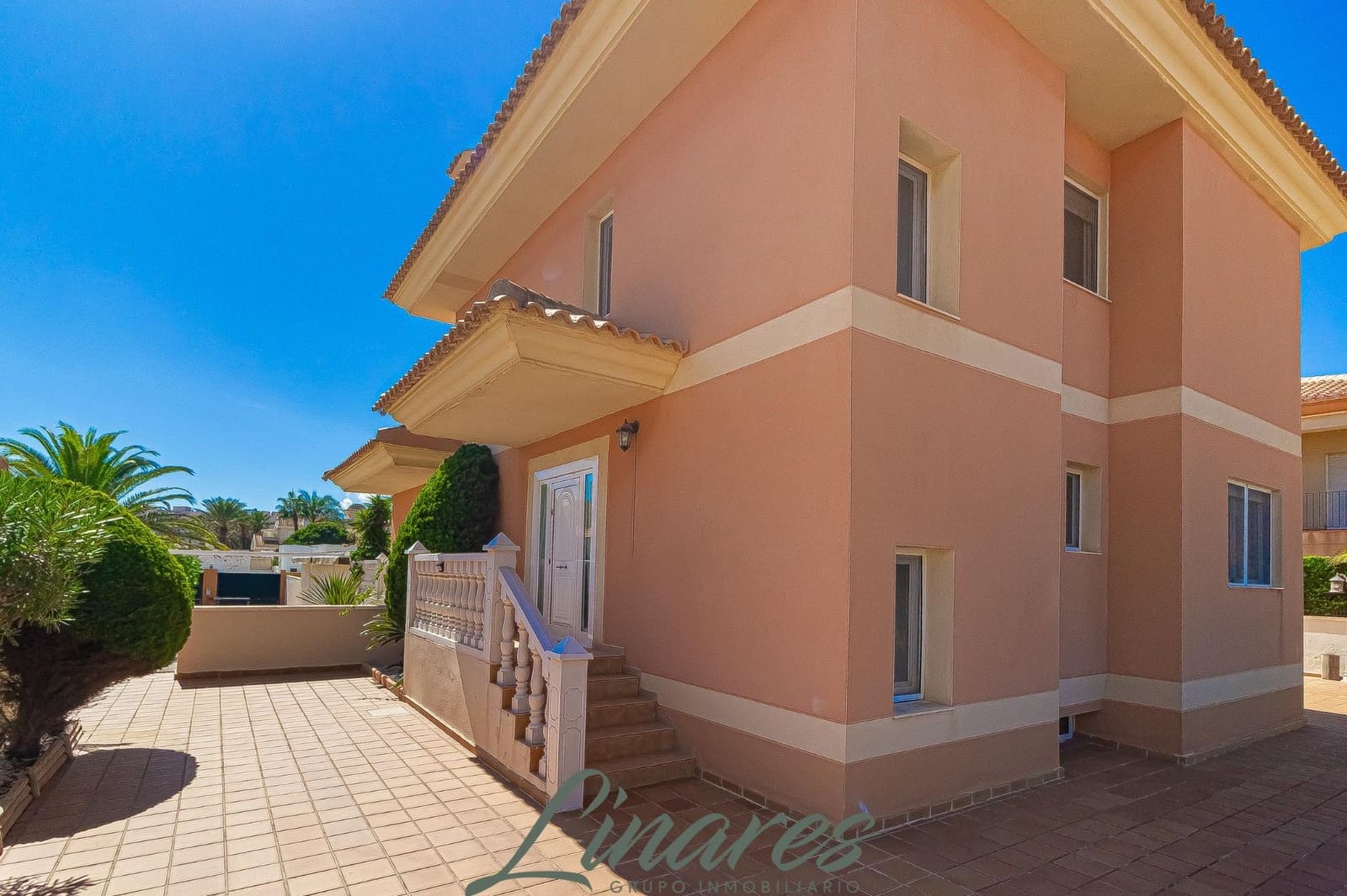 Chalet de 3 habitaciones en La Manga del Mar Menor en venta - 599.000 € (Ref: 10120136)