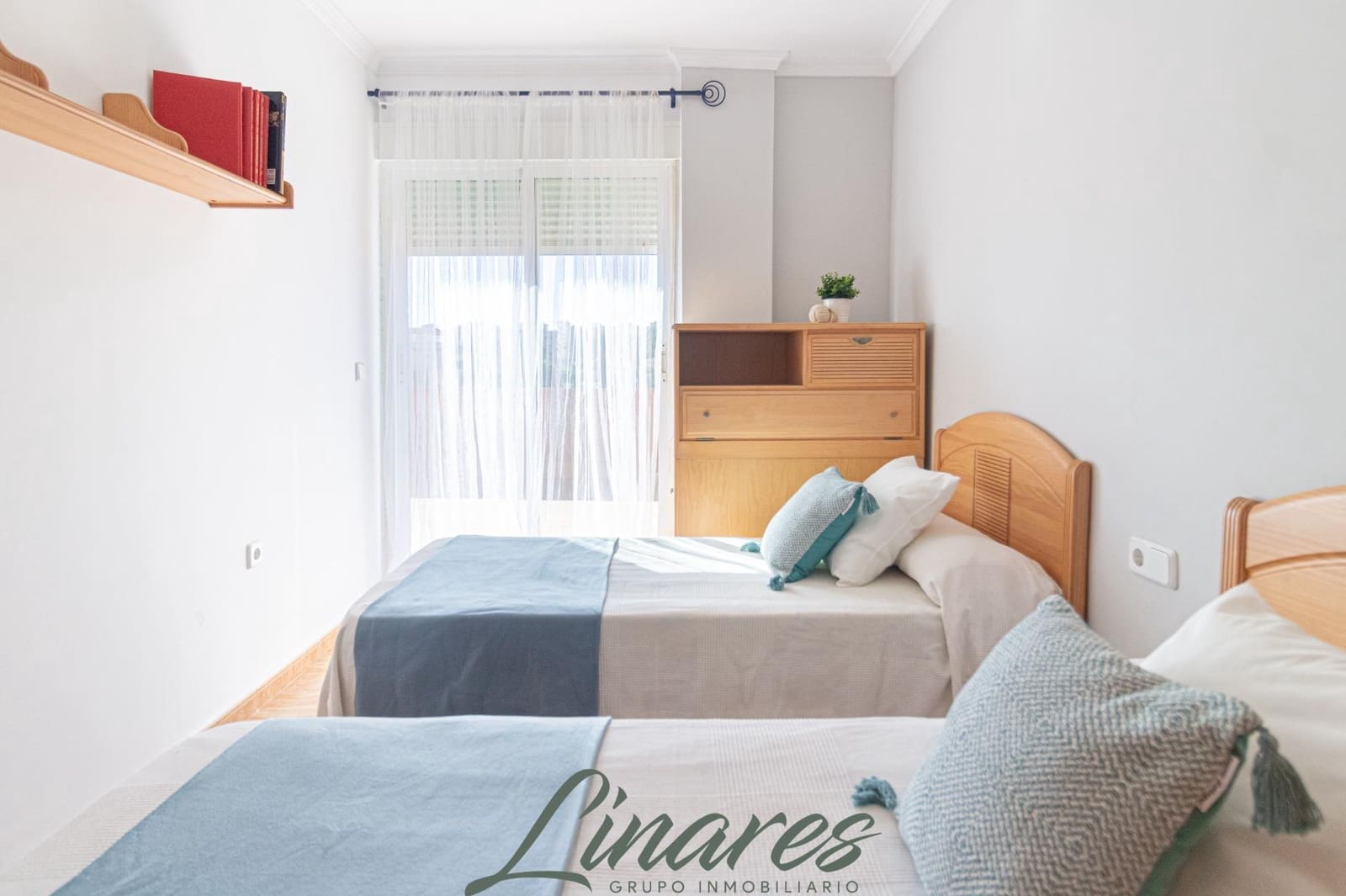 Chalet de 3 habitaciones en La Manga del Mar Menor en venta - 599.000 € (Ref: 10120136)