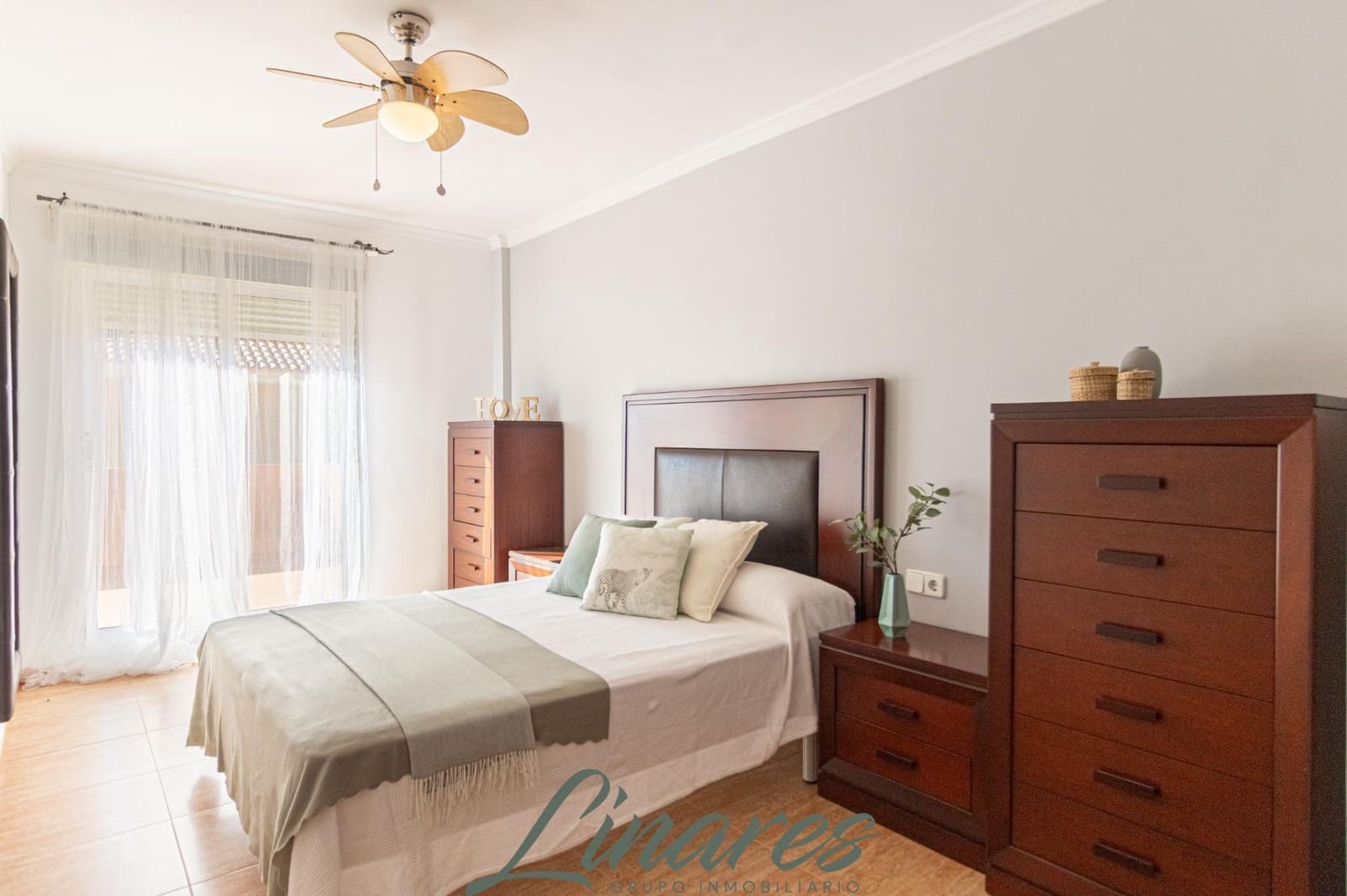 Chalet de 3 habitaciones en La Manga del Mar Menor en venta - 599.000 € (Ref: 10120136)