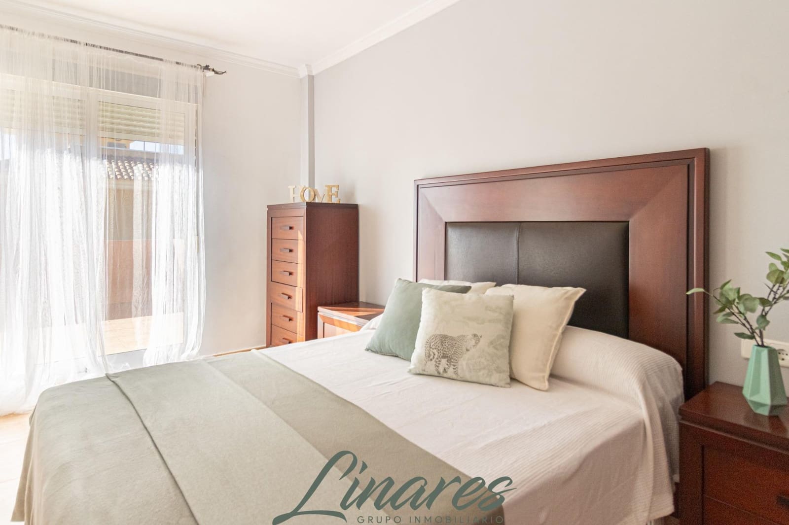 Chalet de 3 habitaciones en La Manga del Mar Menor en venta - 599.000 € (Ref: 10120136)