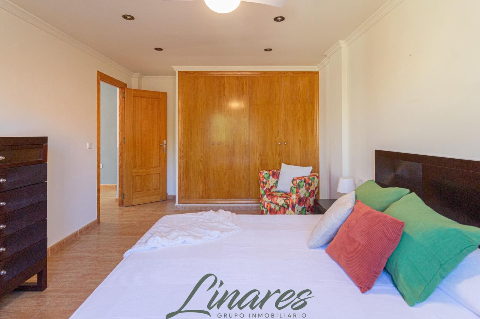 Chalet de 3 habitaciones en La Manga del Mar Menor en venta - 599.000 € (Ref: 10120136)