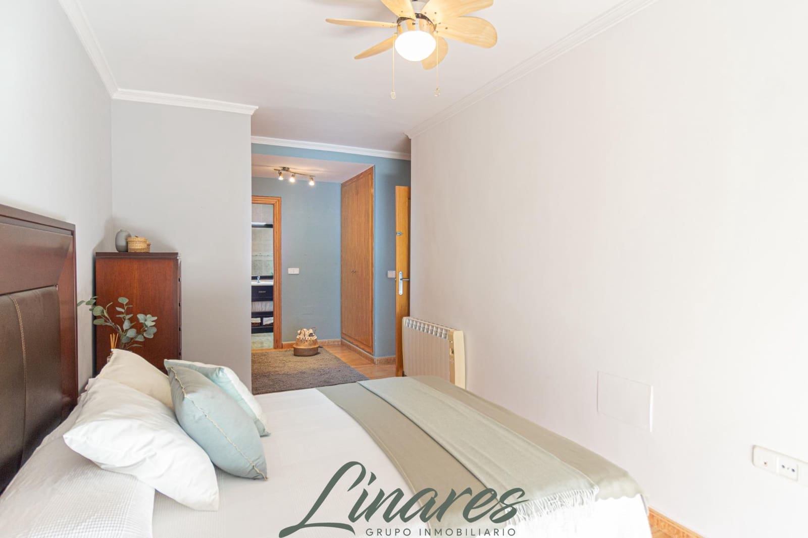 Chalet de 3 habitaciones en La Manga del Mar Menor en venta - 599.000 € (Ref: 10120136)