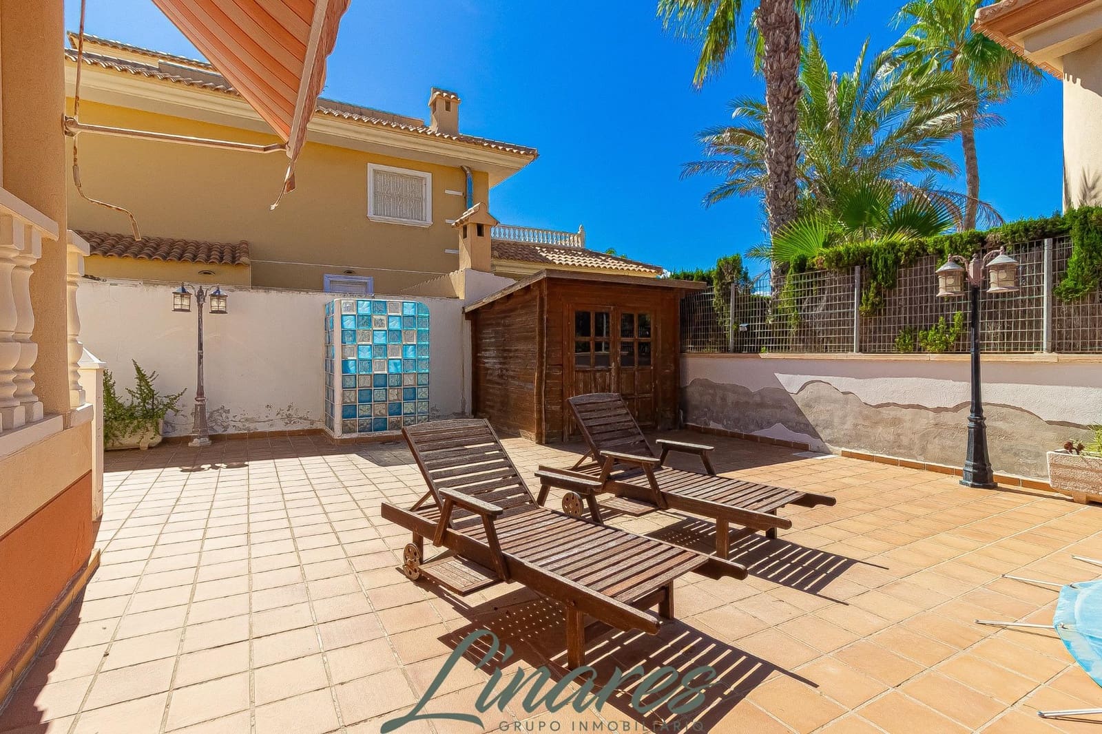 Chalet de 3 habitaciones en La Manga del Mar Menor en venta - 599.000 € (Ref: 10120136)
