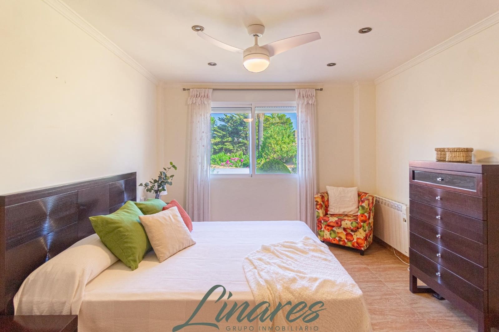 Chalet de 3 habitaciones en La Manga del Mar Menor en venta - 599.000 € (Ref: 10120136)