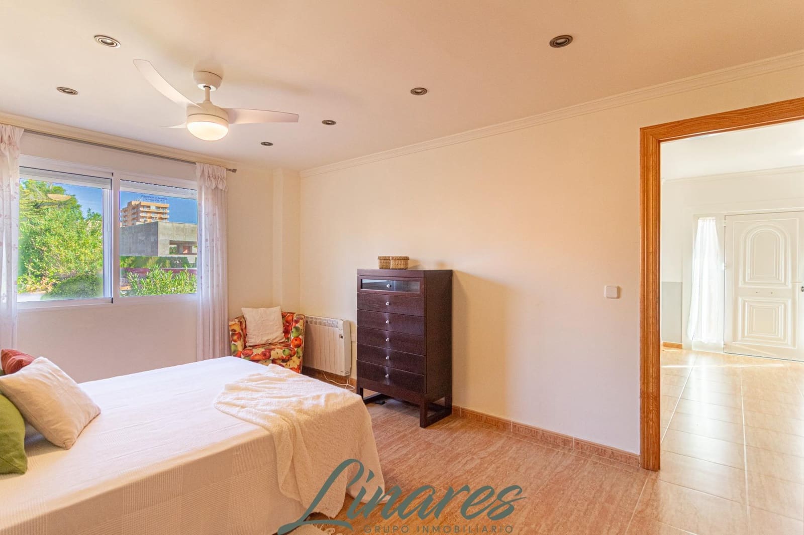 Chalet de 3 habitaciones en La Manga del Mar Menor en venta - 599.000 € (Ref: 10120136)