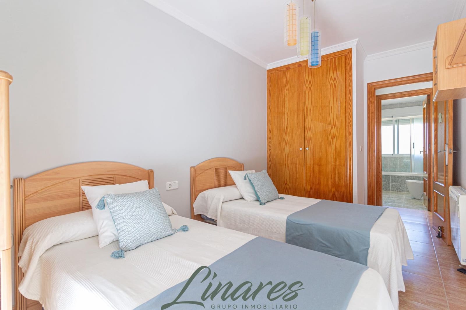 Chalet de 3 habitaciones en La Manga del Mar Menor en venta - 599.000 € (Ref: 10120136)