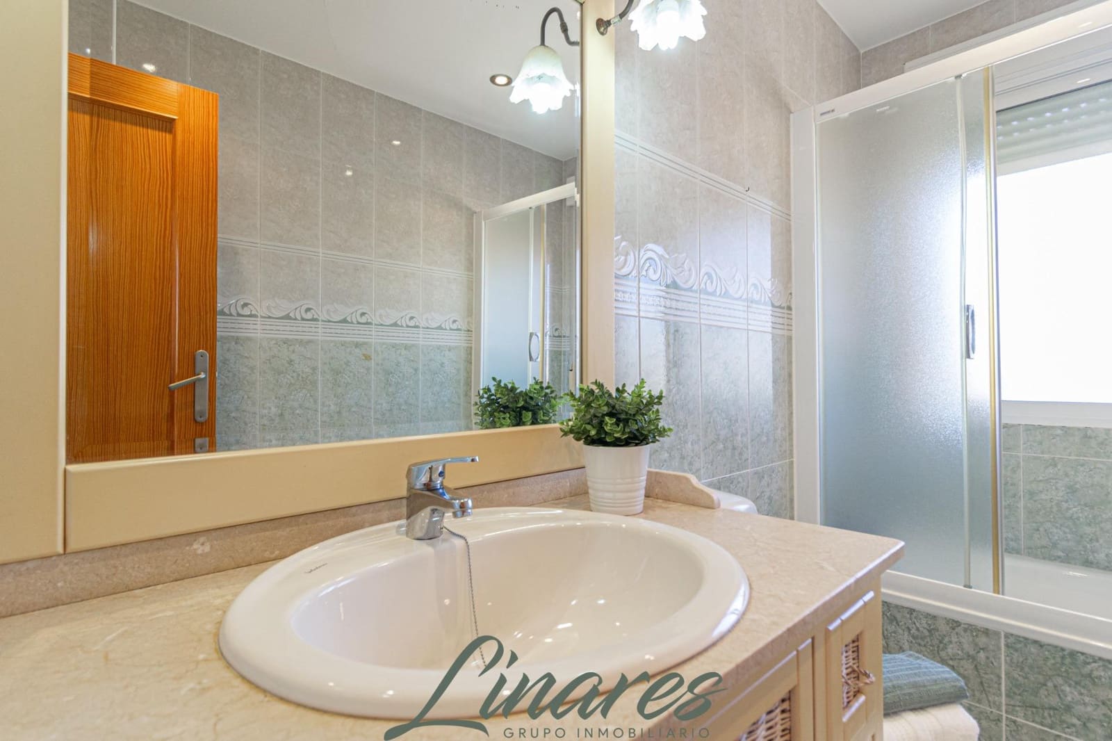 Chalet de 3 habitaciones en La Manga del Mar Menor en venta - 599.000 € (Ref: 10120136)