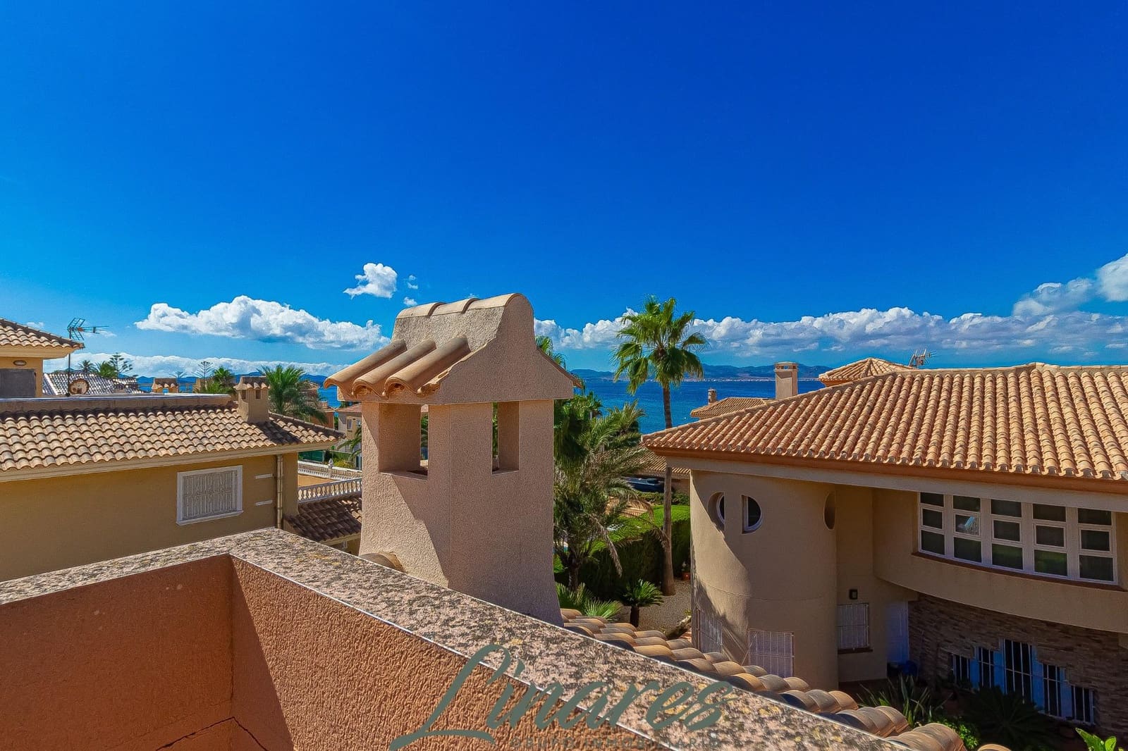 Chalet de 3 habitaciones en La Manga del Mar Menor en venta - 599.000 € (Ref: 10120136)