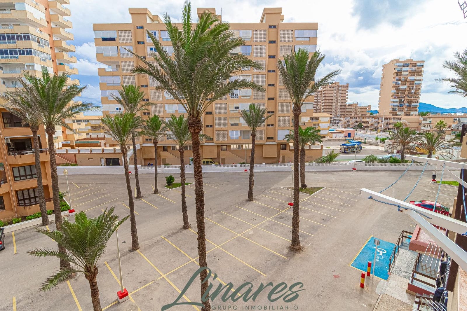 1 bedroom Apartment for sale in La Manga del Mar Menor with pool - € 140,000 (Ref: 10162367)
