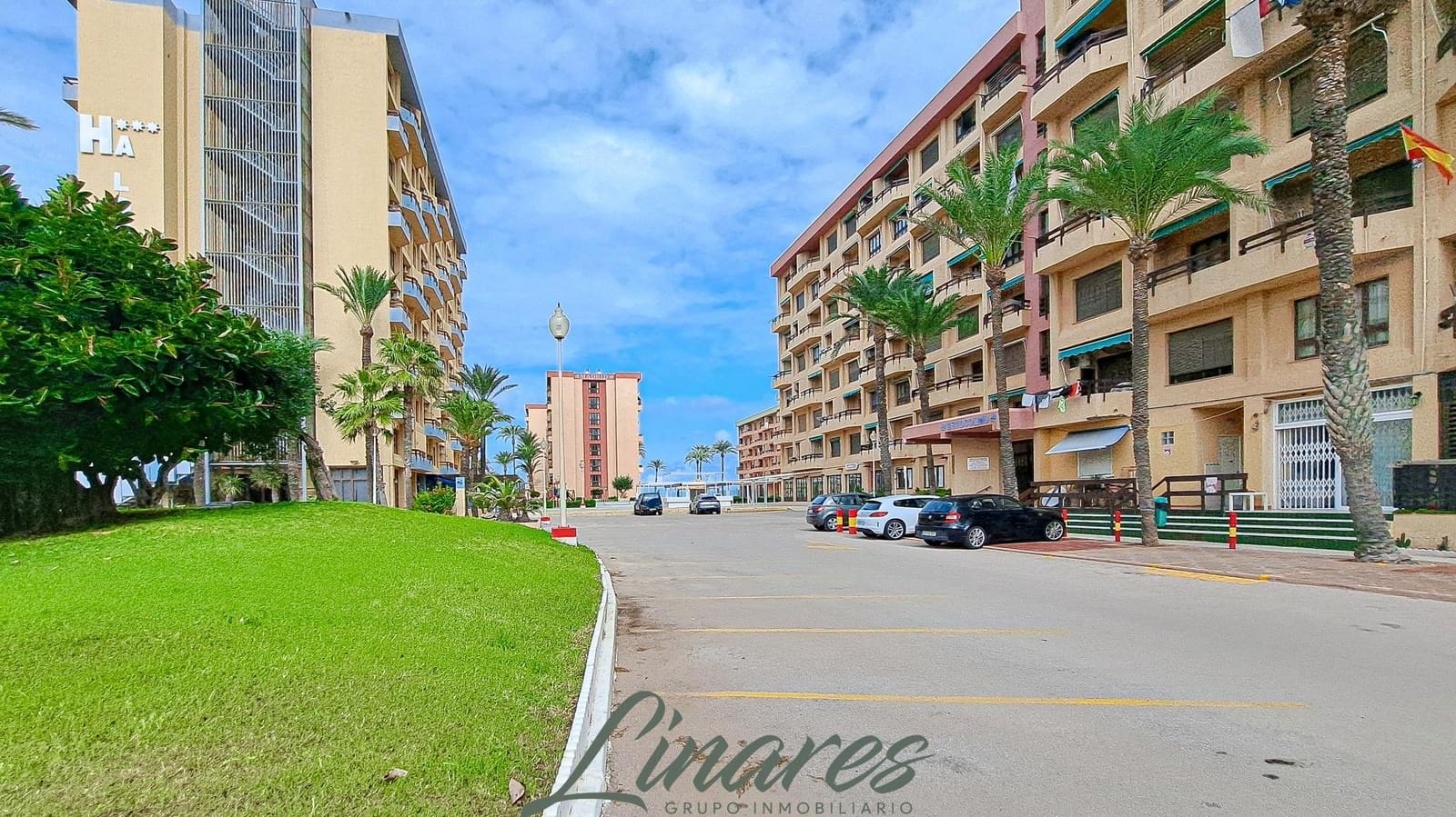 1 bedroom Apartment for sale in La Manga del Mar Menor with pool - € 140,000 (Ref: 10162367)