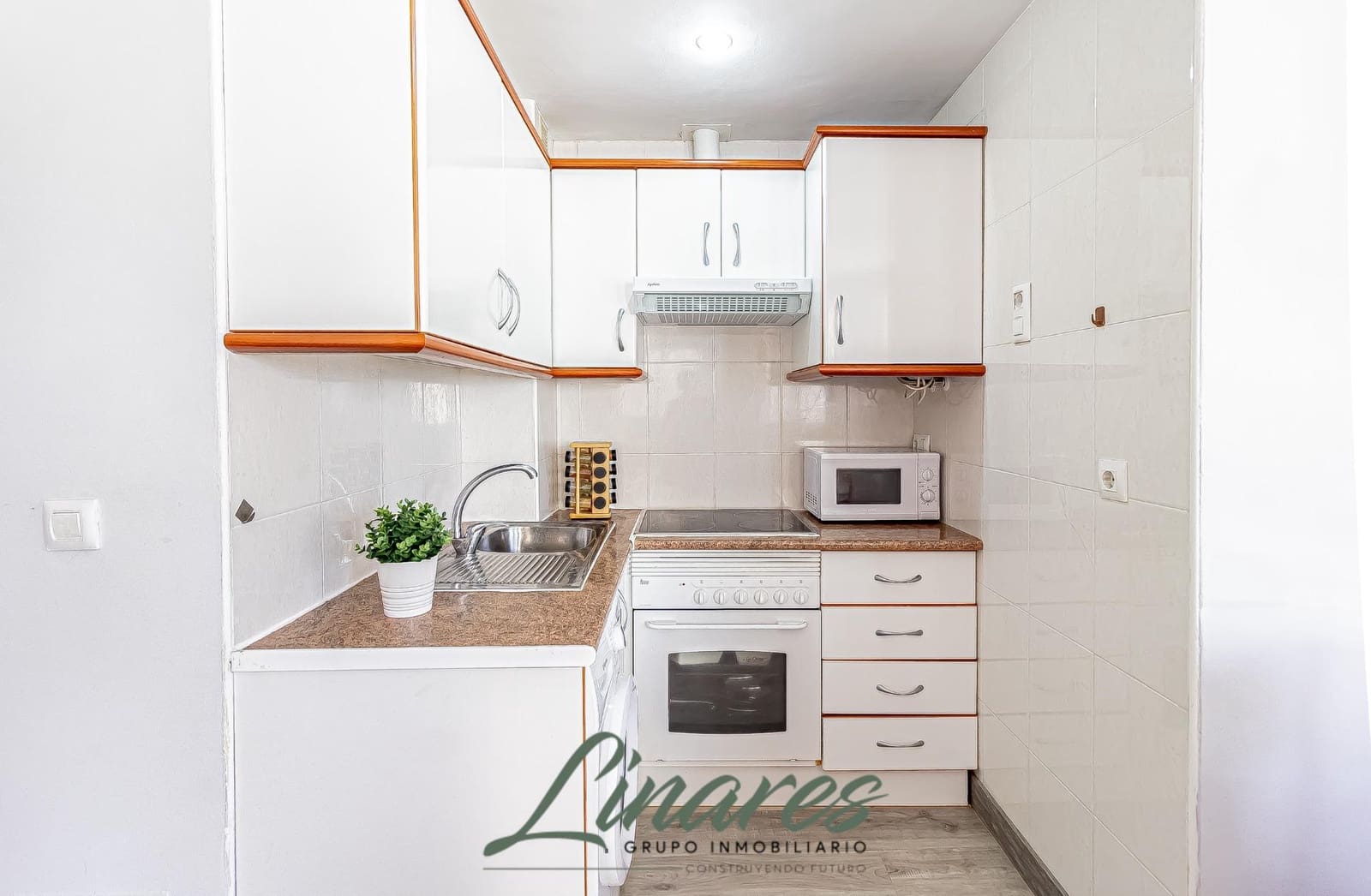 2 Zimmer Apartment zu verkaufen in La Manga del Mar Menor mit Pool - 126.000 € (Ref: 9321794)