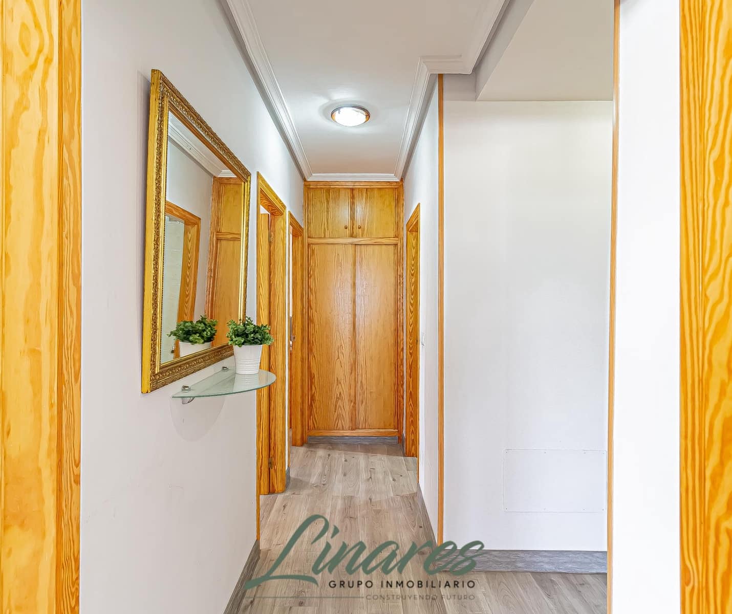 2 Zimmer Apartment zu verkaufen in La Manga del Mar Menor mit Pool - 126.000 € (Ref: 9321794)