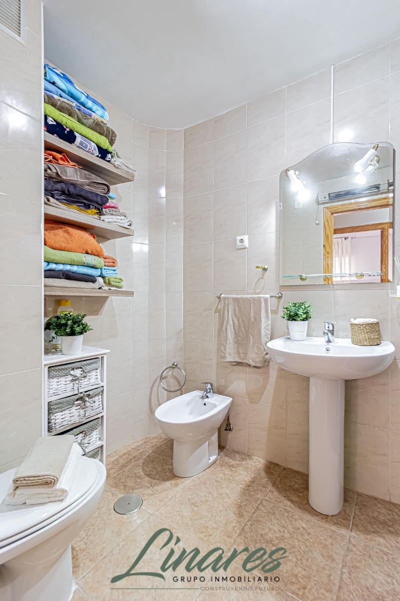 2 Zimmer Apartment zu verkaufen in La Manga del Mar Menor mit Pool - 126.000 € (Ref: 9321794)