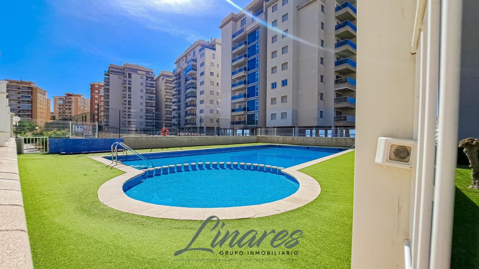 2 Zimmer Apartment zu verkaufen in La Manga del Mar Menor mit Pool - 126.000 € (Ref: 9321794)