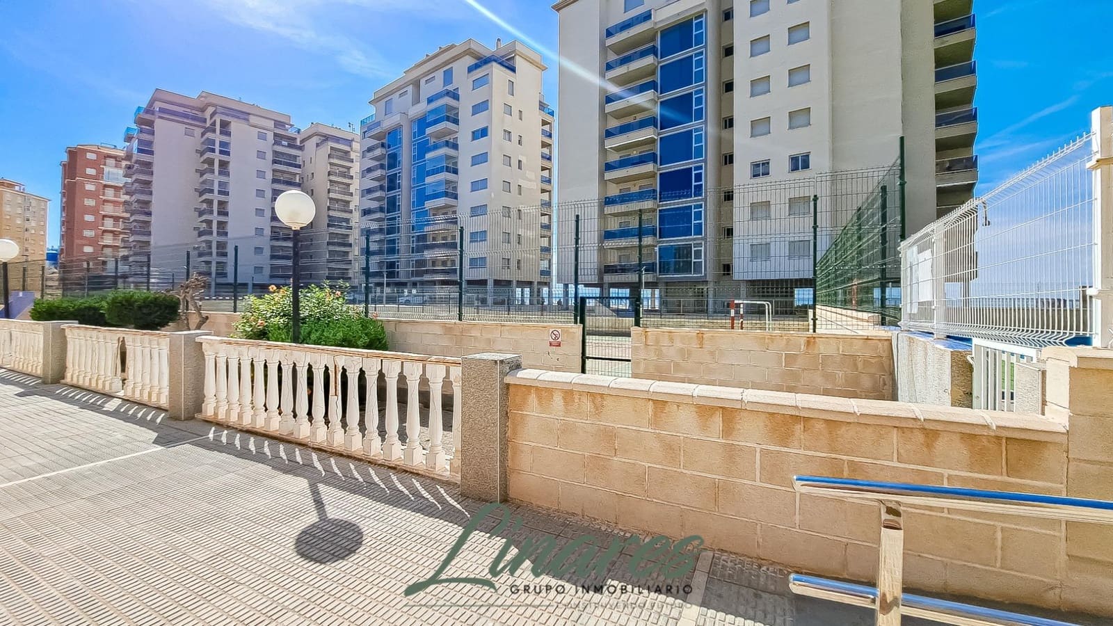 2 Zimmer Apartment zu verkaufen in La Manga del Mar Menor mit Pool - 126.000 € (Ref: 9321794)