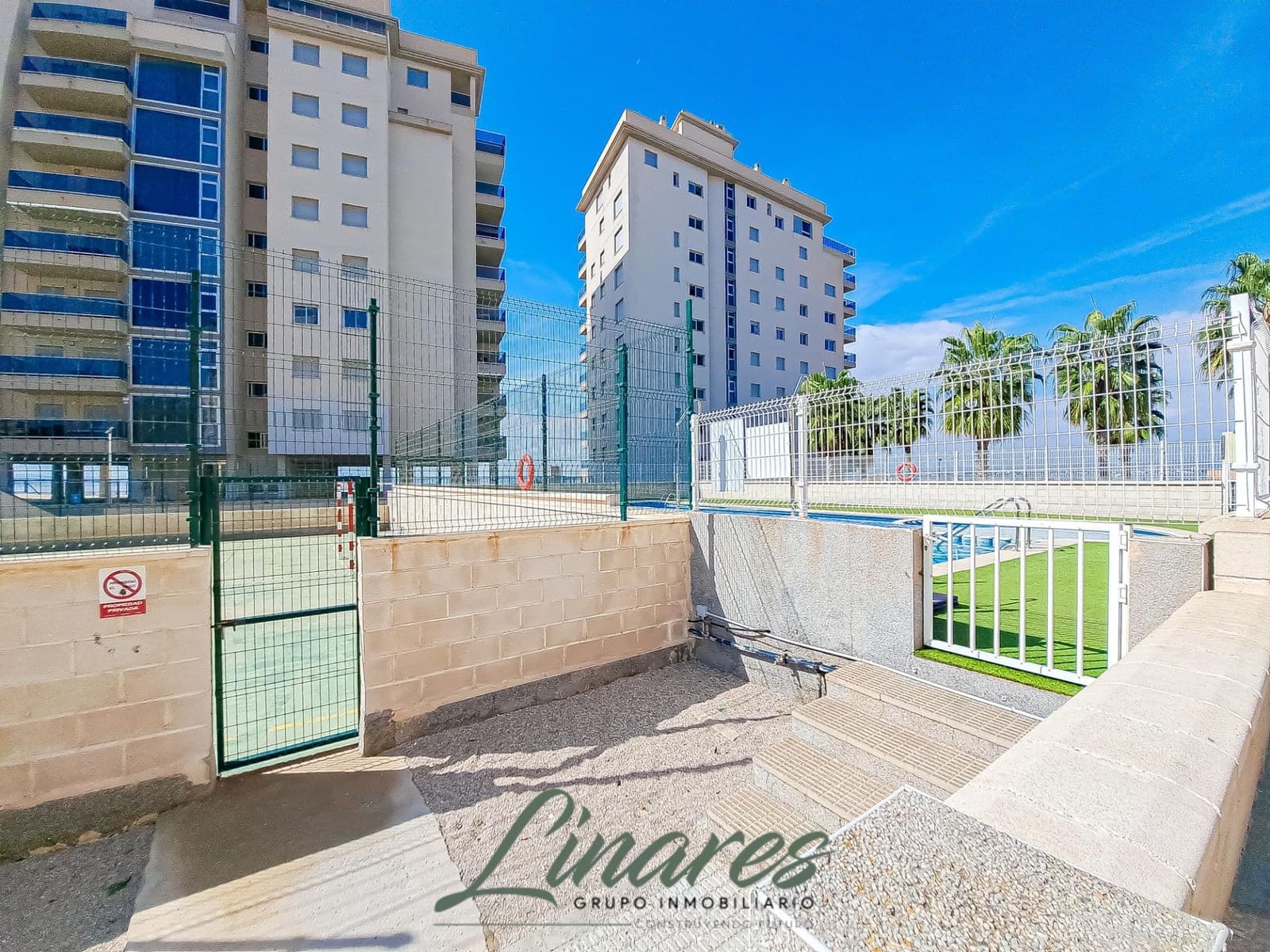2 Zimmer Apartment zu verkaufen in La Manga del Mar Menor mit Pool - 126.000 € (Ref: 9321794)