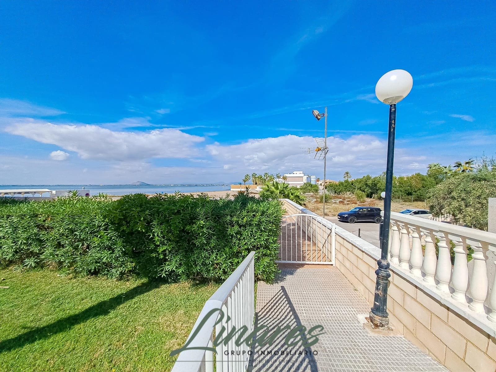 2 Zimmer Apartment zu verkaufen in La Manga del Mar Menor mit Pool - 126.000 € (Ref: 9321794)