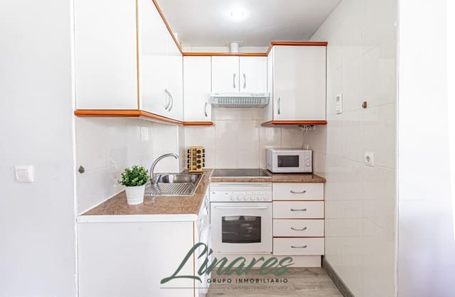 2 slaapkamer Appartement te koop in La Manga del Mar Menor met zwembad - € 126.000 (Ref: 9321794)