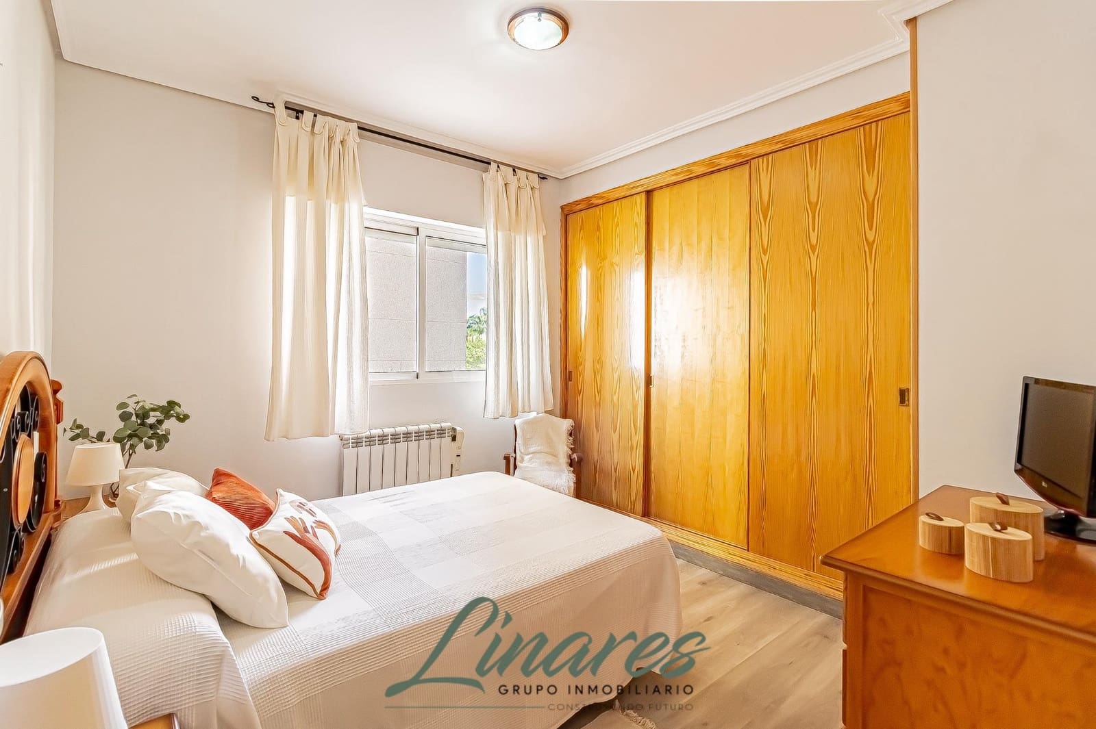 2 bedroom Apartment for sale in La Manga del Mar Menor with pool - € 126,000 (Ref: 9321794)