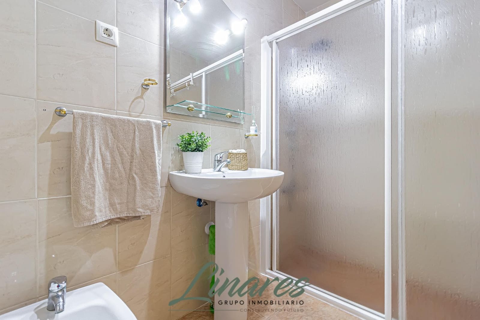 2 bedroom Apartment for sale in La Manga del Mar Menor with pool - € 126,000 (Ref: 9321794)