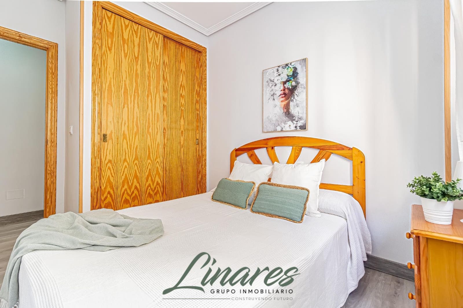 2 bedroom Apartment for sale in La Manga del Mar Menor with pool - € 126,000 (Ref: 9321794)