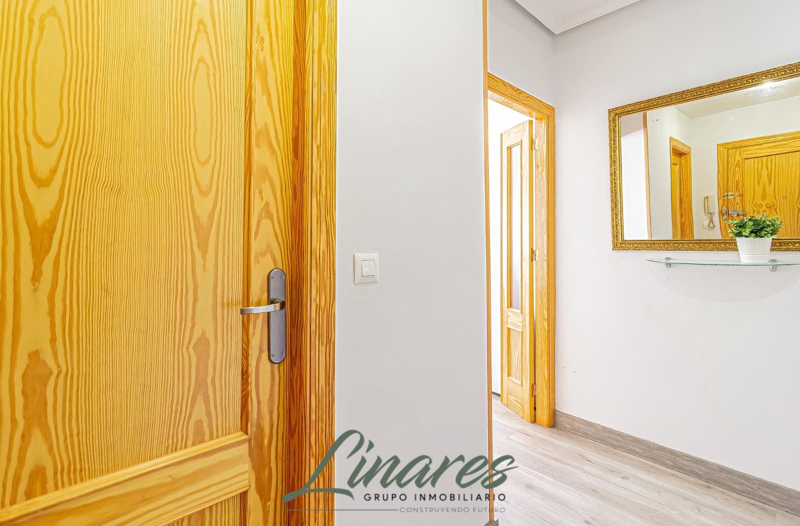 2 bedroom Apartment for sale in La Manga del Mar Menor with pool - € 126,000 (Ref: 9321794)