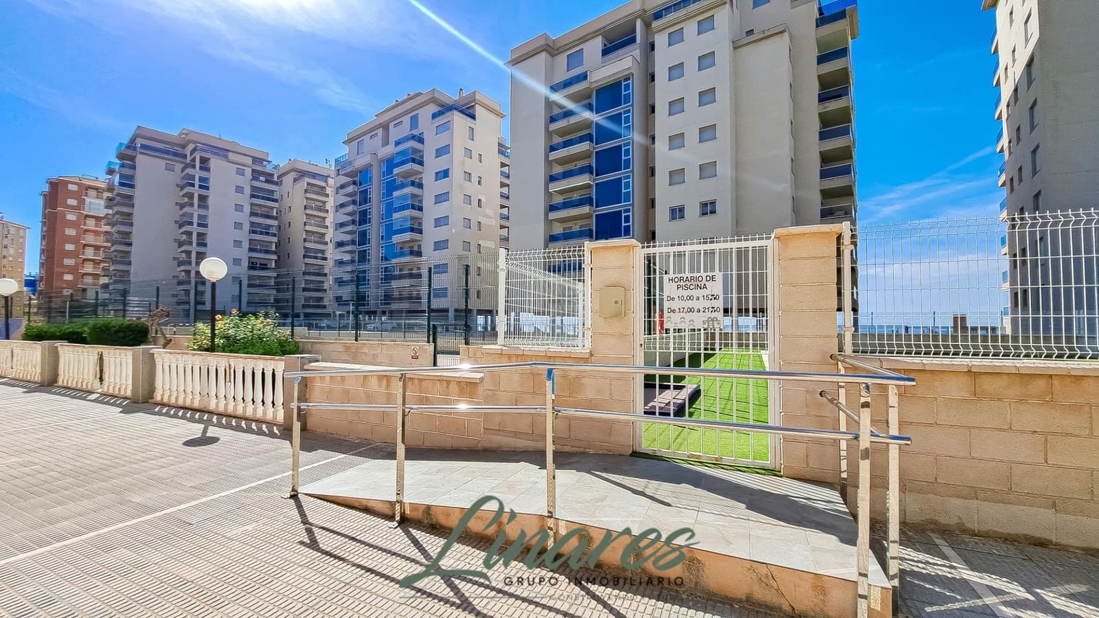 2 bedroom Apartment for sale in La Manga del Mar Menor with pool - € 126,000 (Ref: 9321794)