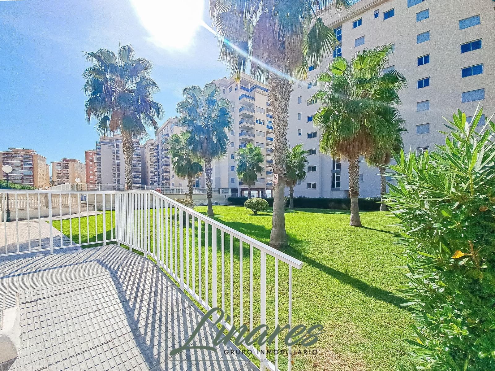 2 bedroom Apartment for sale in La Manga del Mar Menor with pool - € 126,000 (Ref: 9321794)