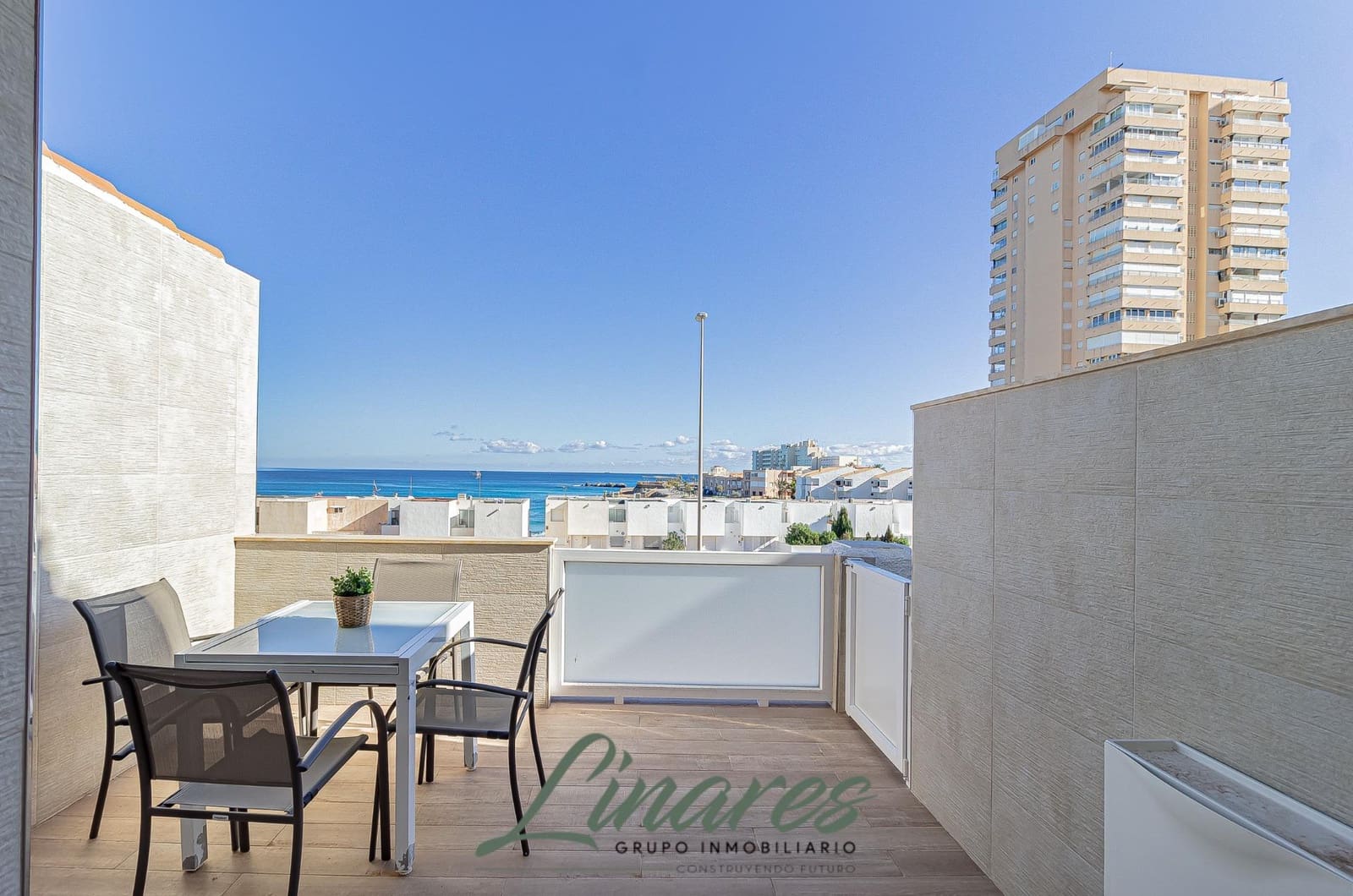 3 Zimmer Apartment zu verkaufen in La Manga del Mar Menor mit Pool Garage - 275.000 € (Ref: 9436088)