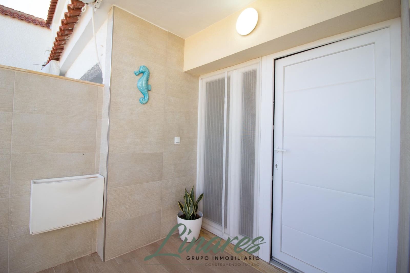 Apartamento de 3 habitaciones en La Manga del Mar Menor en venta con piscina garaje - 275.000 € (Ref: 9436088)