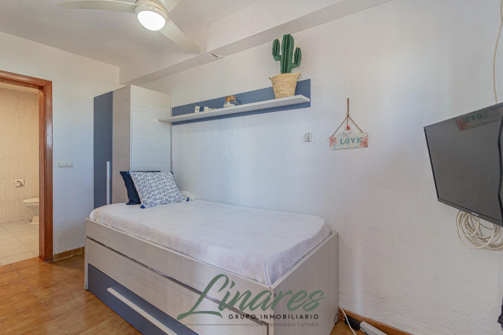 Apartamento de 3 habitaciones en La Manga del Mar Menor en venta con piscina garaje - 275.000 € (Ref: 9436088)