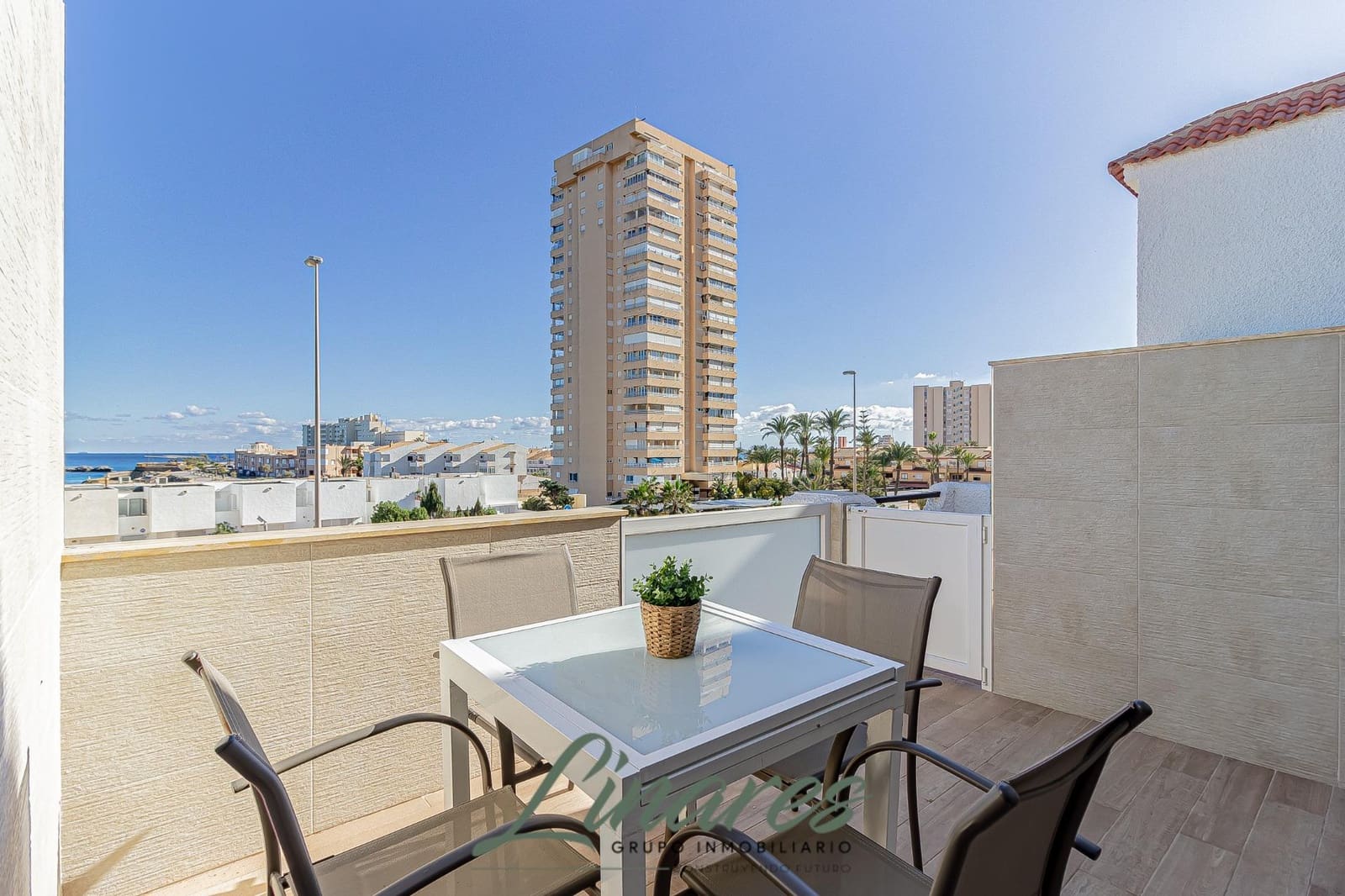 3 bedroom Apartment for sale in La Manga del Mar Menor with pool garage - € 275,000 (Ref: 9436088)