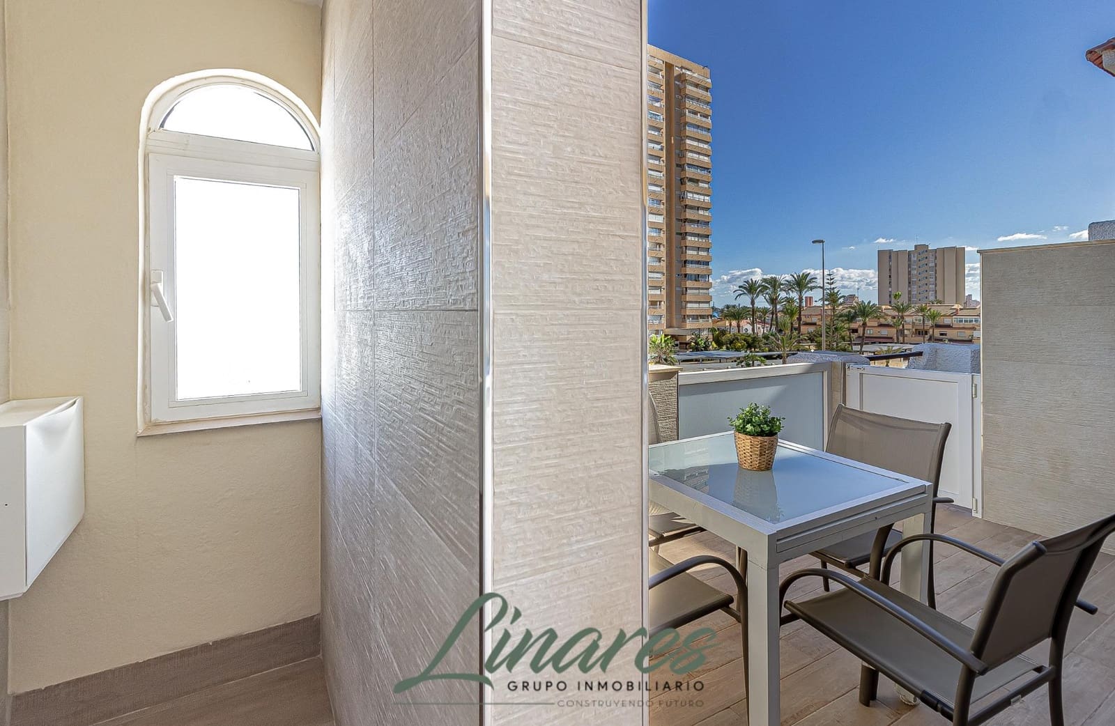 3 quarto Apartamento para venda em La Manga del Mar Menor com piscina garagem - 275 000 € (Ref: 9436088)