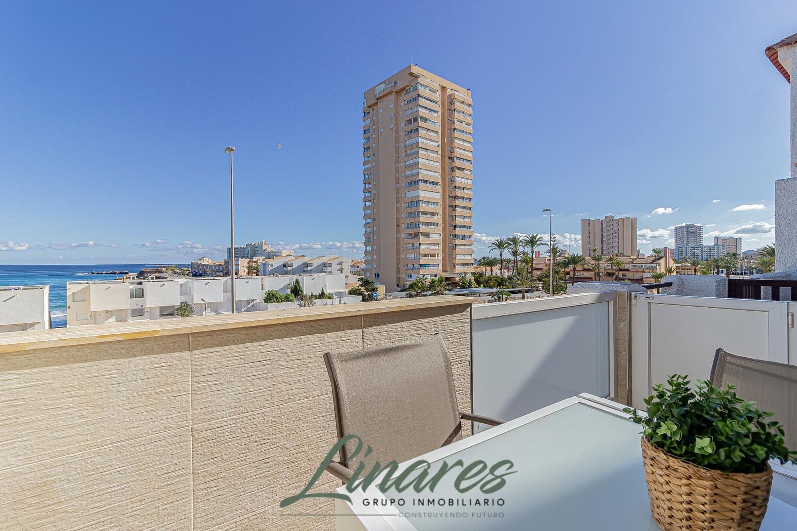 3 bedroom Apartment for sale in La Manga del Mar Menor with pool garage - € 258,000 (Ref: 9436088)