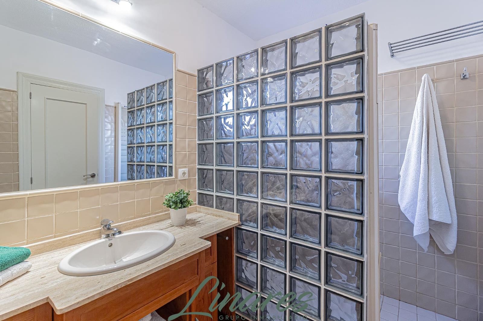 3 bedroom Apartment for sale in La Manga del Mar Menor with pool garage - € 359,000 (Ref: 9462005)