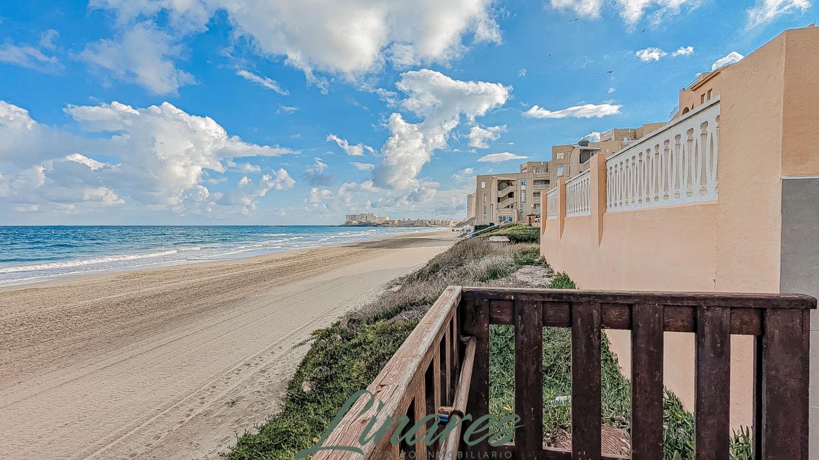 3 bedroom Apartment for sale in La Manga del Mar Menor with pool garage - € 359,000 (Ref: 9462005)