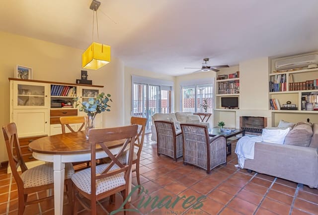 3 soverom Leilighet til salgs i La Manga del Mar Menor med svømmebasseng garasje - € 359 000 (Ref: 9462005)