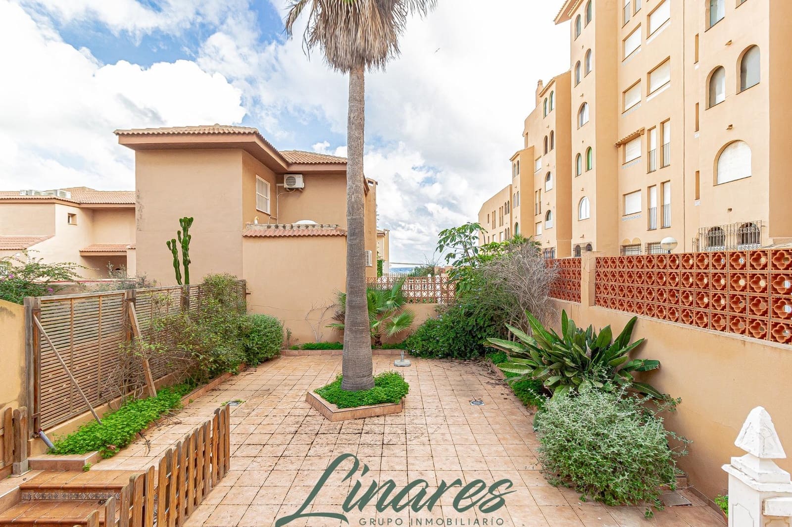 3 bedroom Apartment for sale in La Manga del Mar Menor with pool garage - € 375,000 (Ref: 9462005)