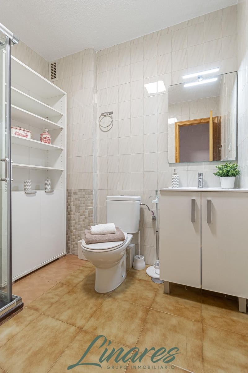 Apartamento de 2 habitaciones en La Manga del Mar Menor en venta - 136.000 € (Ref: 9465689)