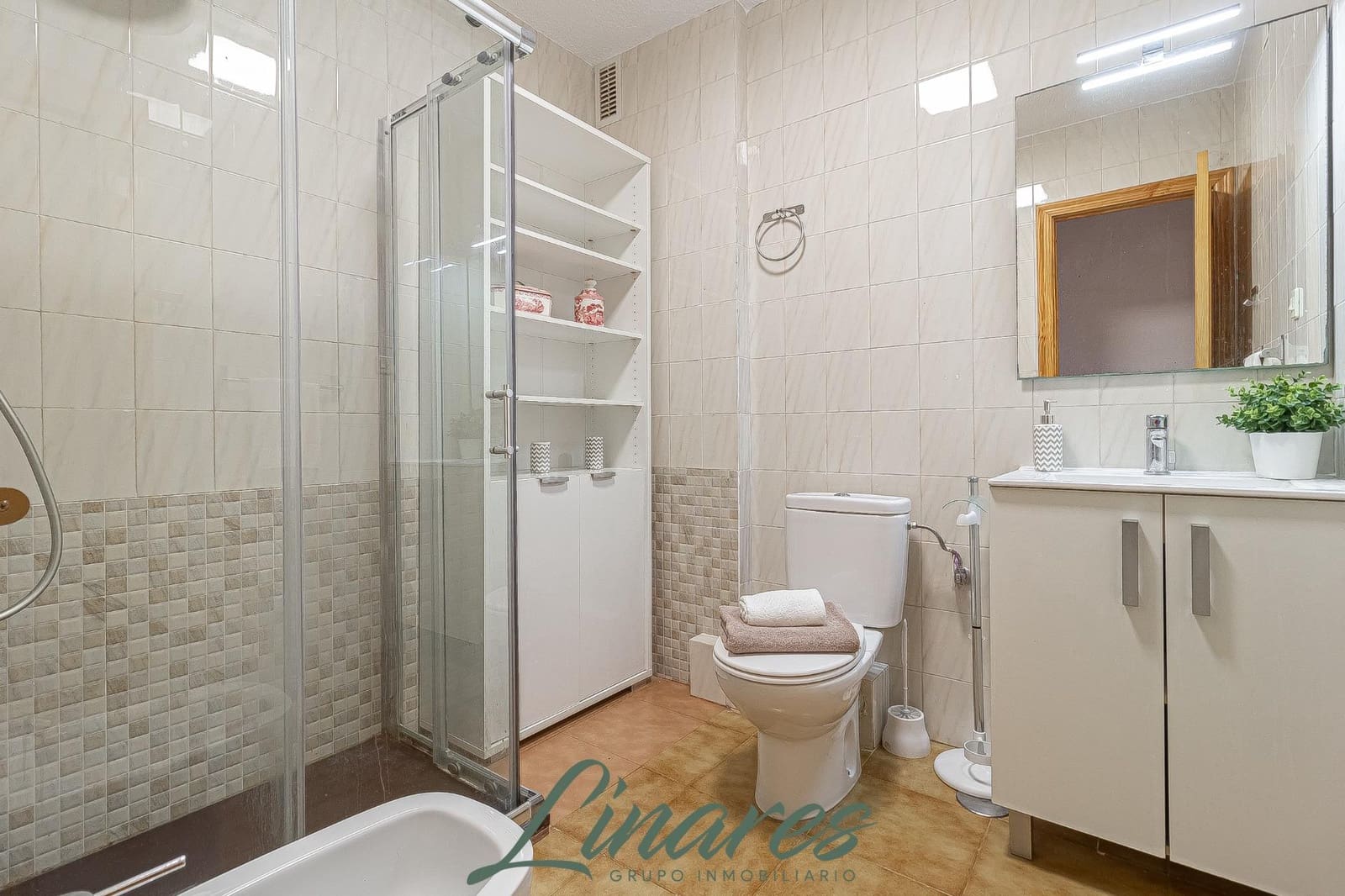 Apartamento de 2 habitaciones en La Manga del Mar Menor en venta - 136.000 € (Ref: 9465689)