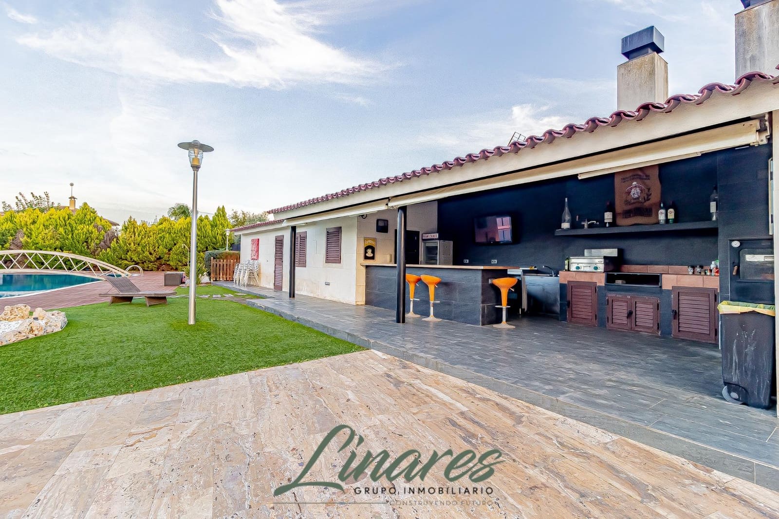 3 bedroom Villa for sale in Algezares with pool - € 1,490,000 (Ref: 9557989)
