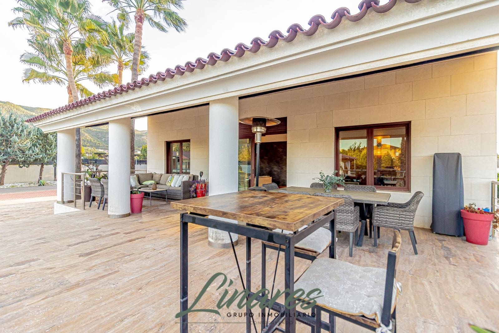 3 bedroom Villa for sale in Algezares with pool - € 1,490,000 (Ref: 9557989)
