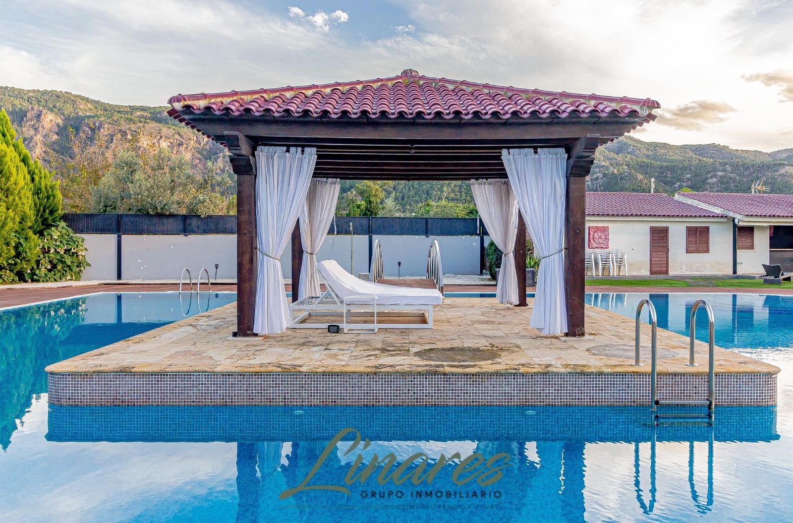 3 bedroom Villa for sale in Algezares with pool - € 1,490,000 (Ref: 9557989)