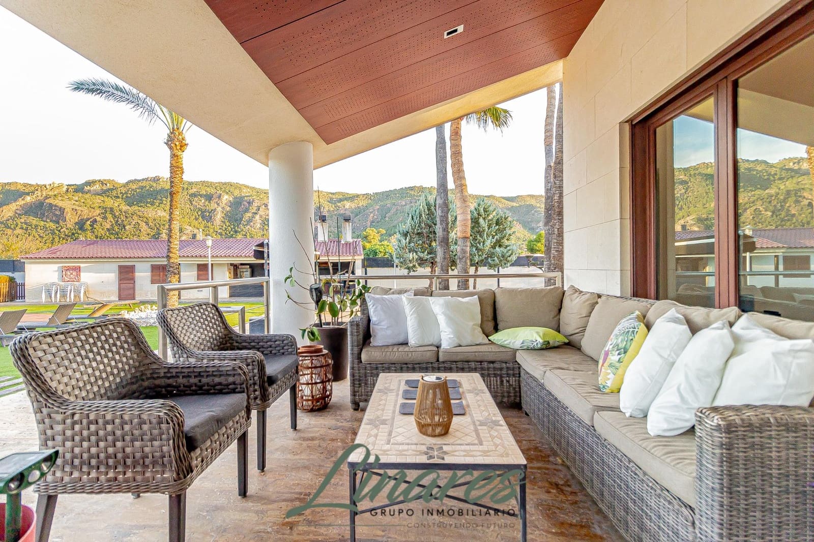 3 bedroom Villa for sale in Algezares with pool - € 1,490,000 (Ref: 9557989)