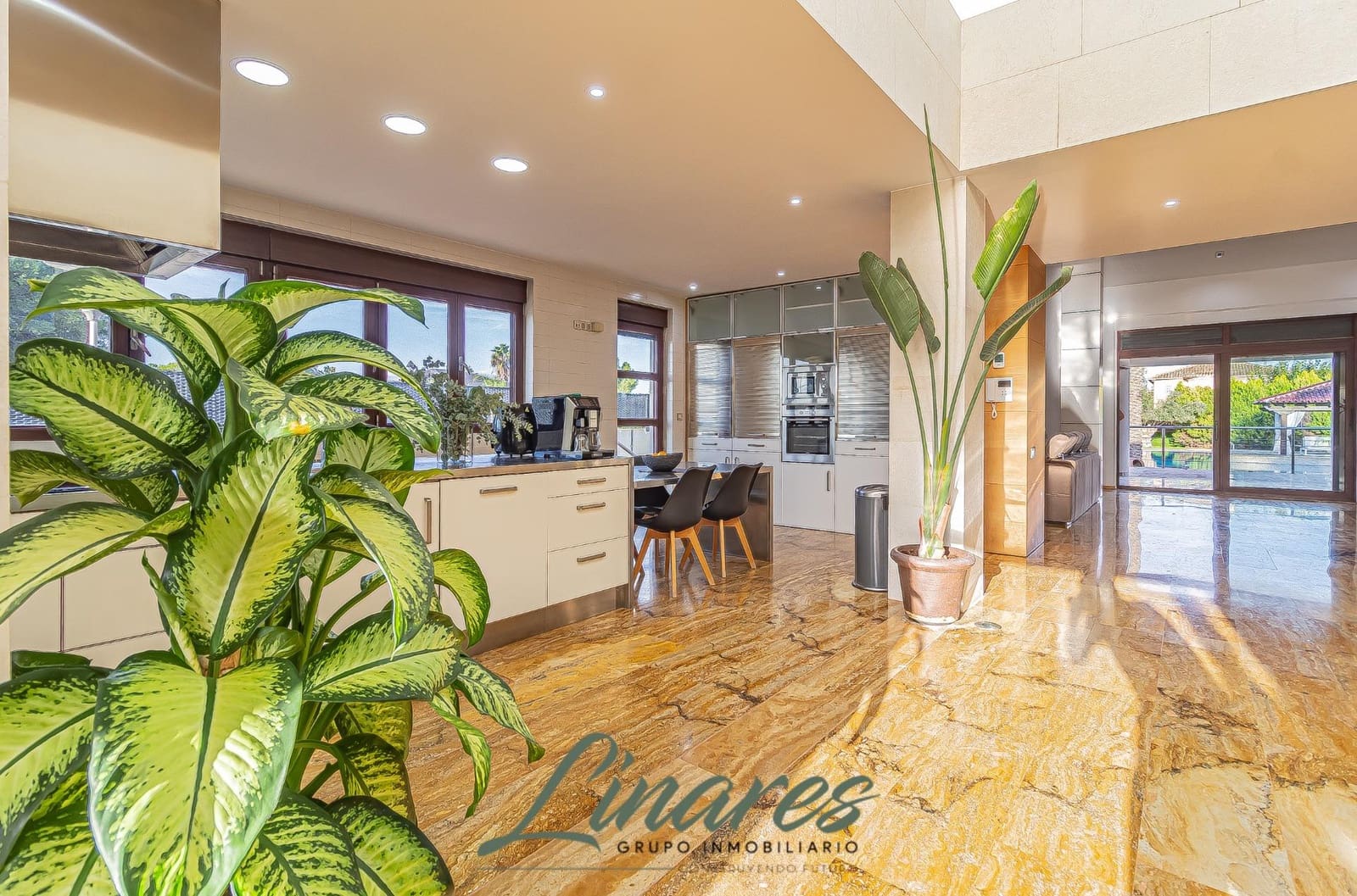 3 bedroom Villa for sale in Algezares with pool - € 1,490,000 (Ref: 9557989)