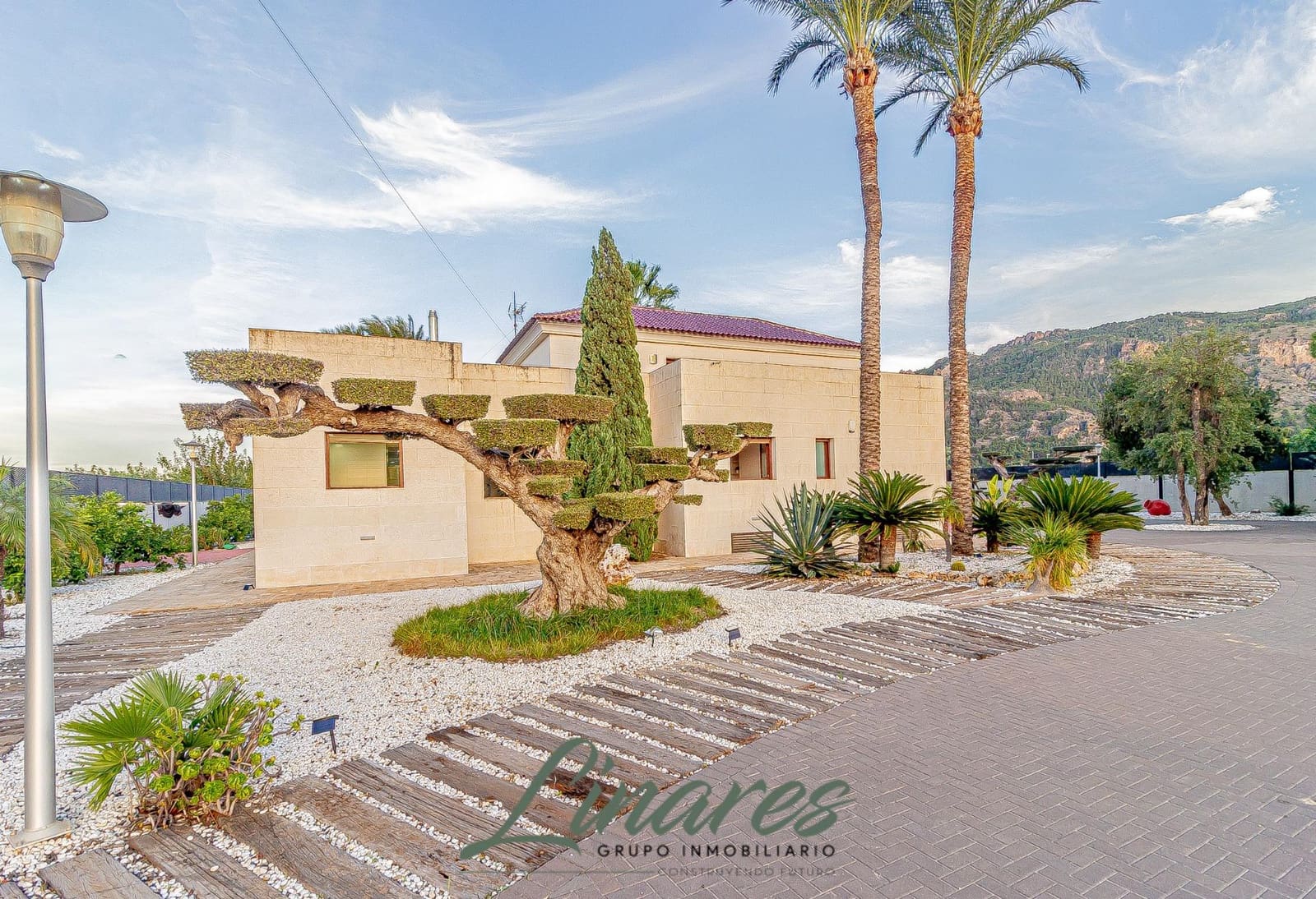 3 bedroom Villa for sale in Algezares with pool - € 1,490,000 (Ref: 9557989)