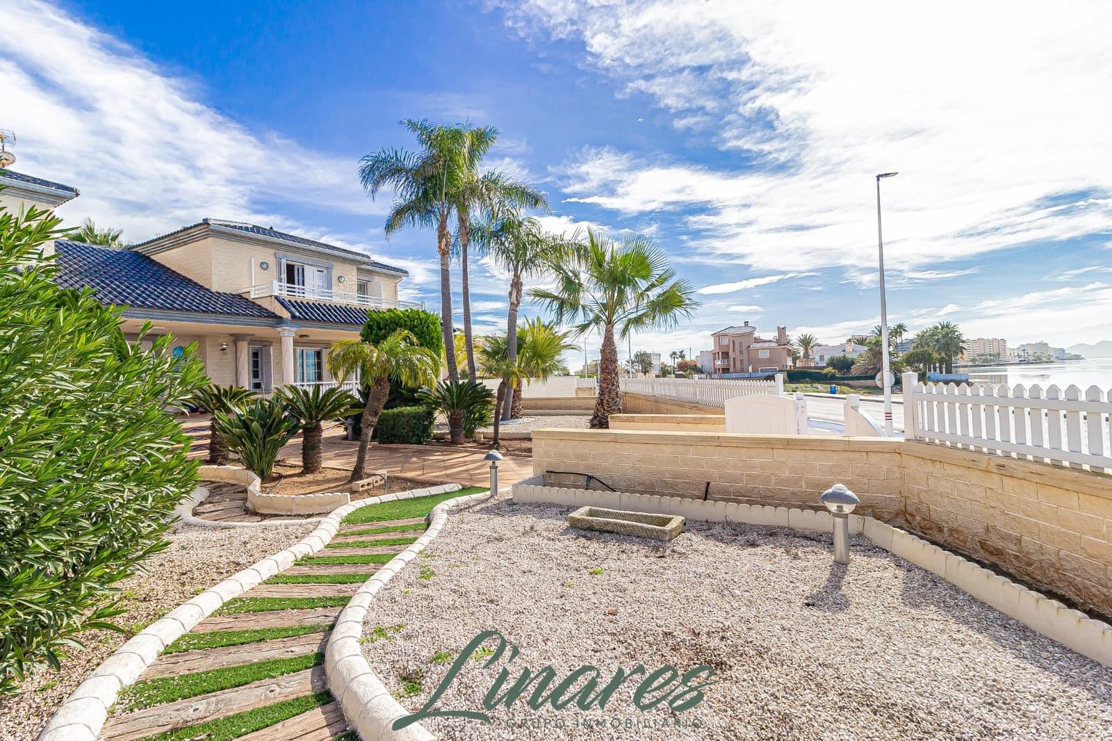 6 makuuhuone Huvila myytävänä paikassa La Manga del Mar Menor mukana uima-altaan 
autotalli - 1 100 000 € (Ref: 9576729)